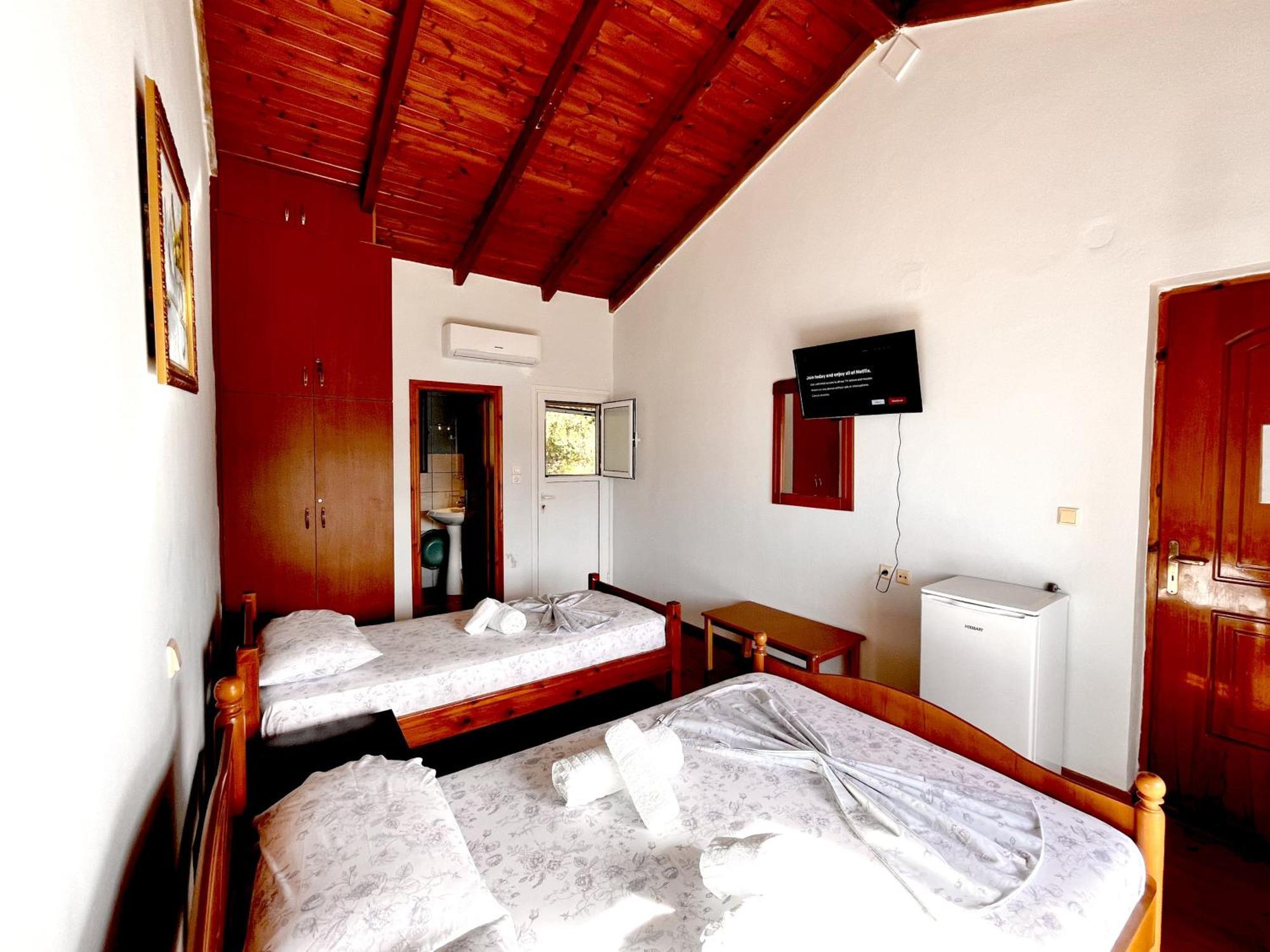 Sea Horizon House Alexis Hotel Himare Exterior photo